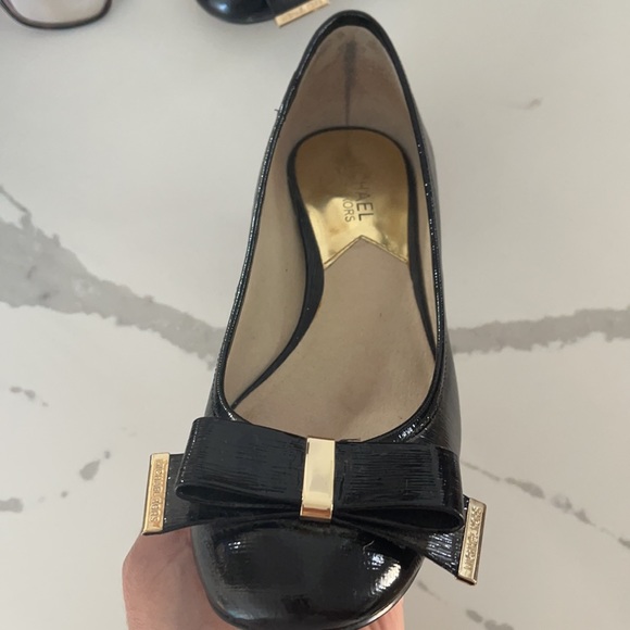 Michael Kor’s womans shoes size 7.5 - Picture 3 of 4